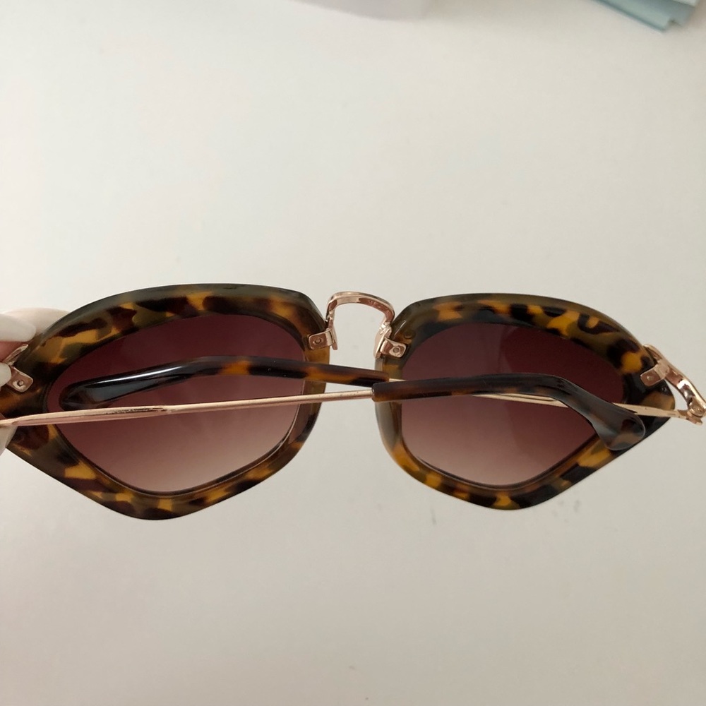 Sunglasses - Picture 3 of 4